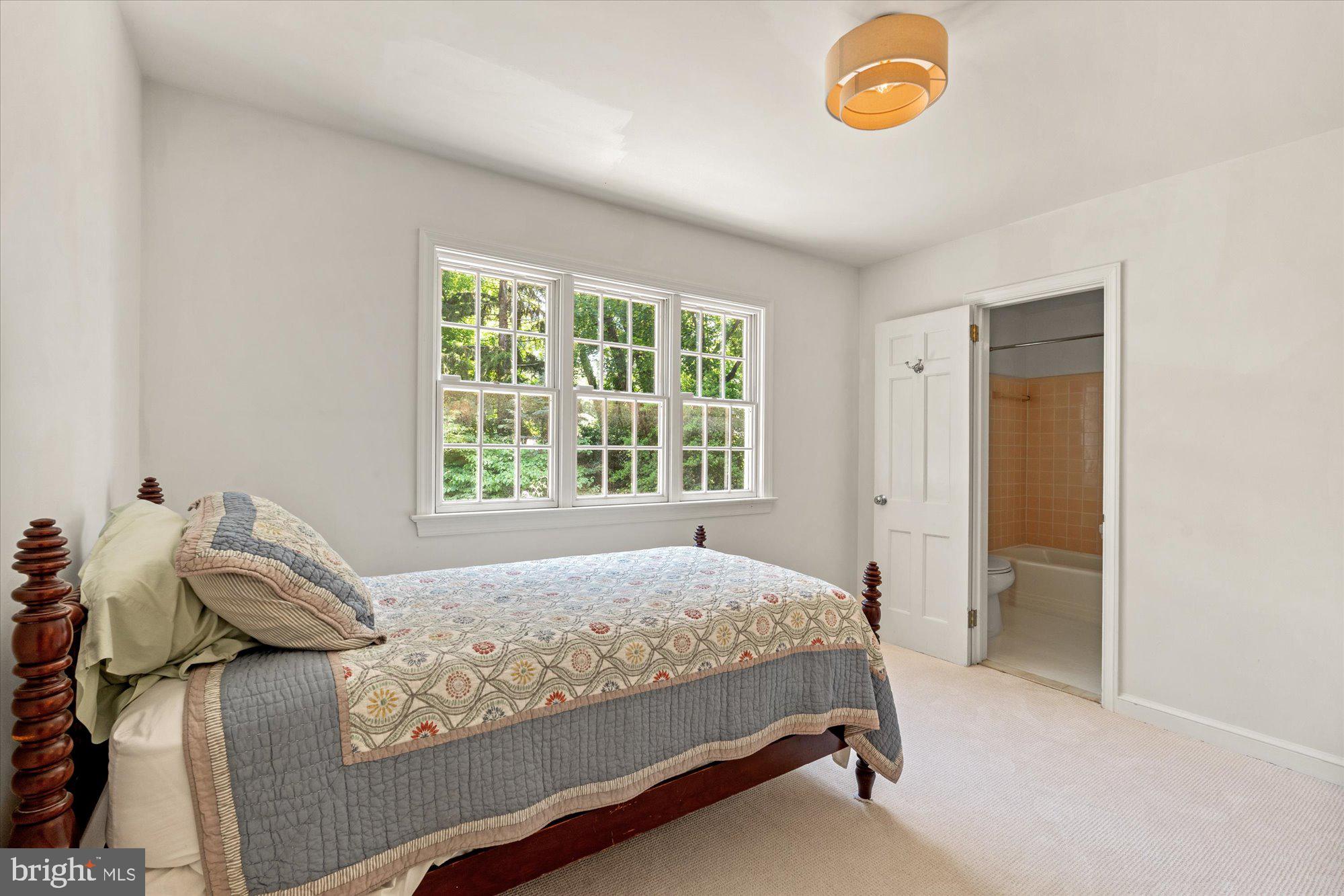 CHEVY CHASE HILLS - Residential