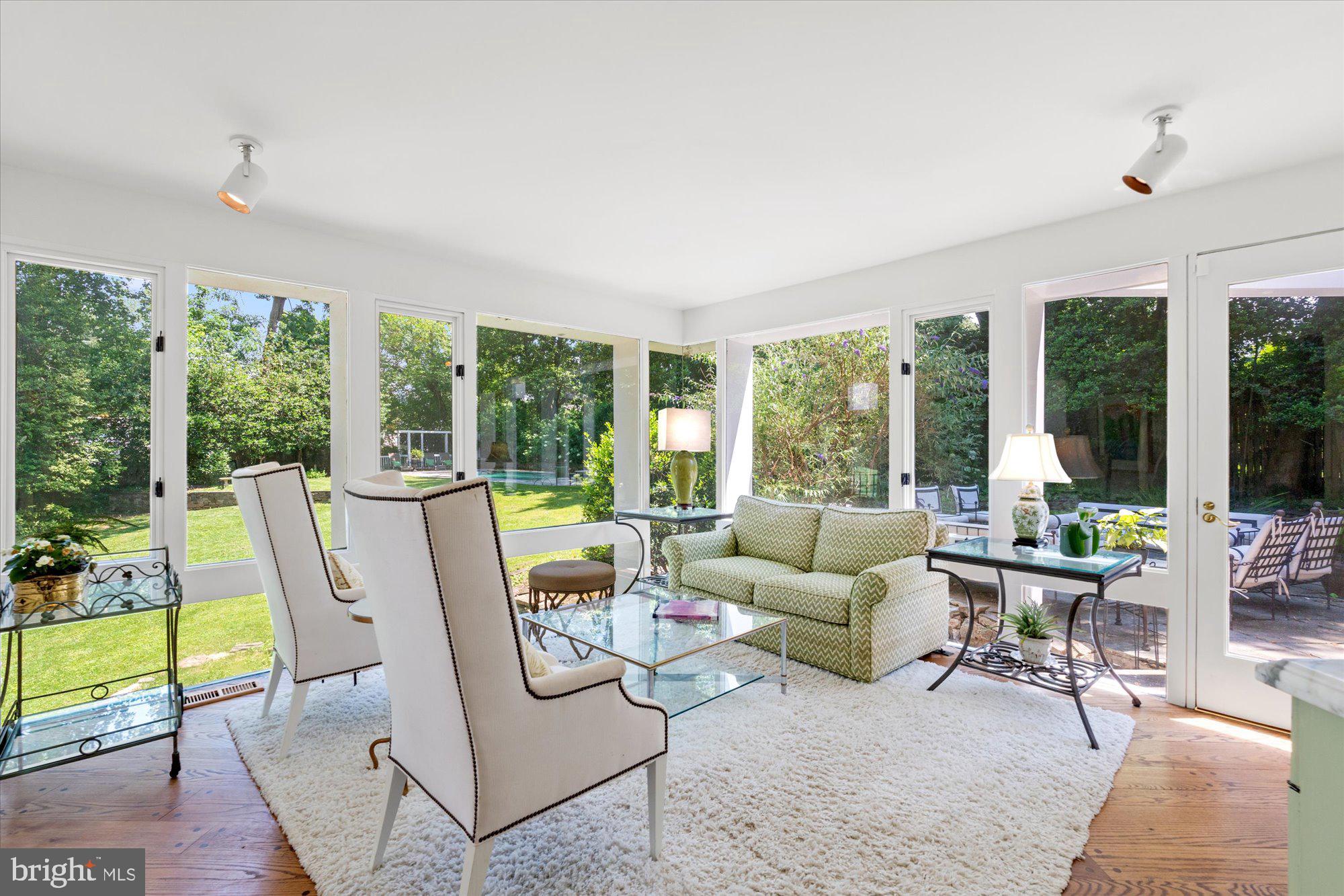 CHEVY CHASE HILLS - Residential