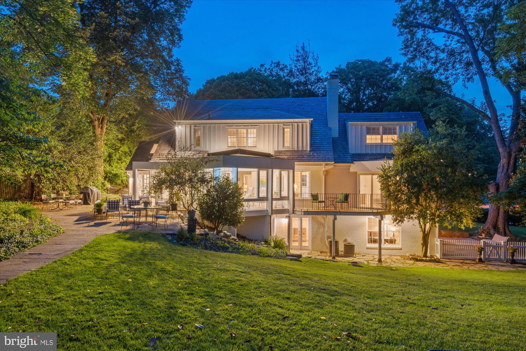 CHEVY CHASE HILLS - Residential