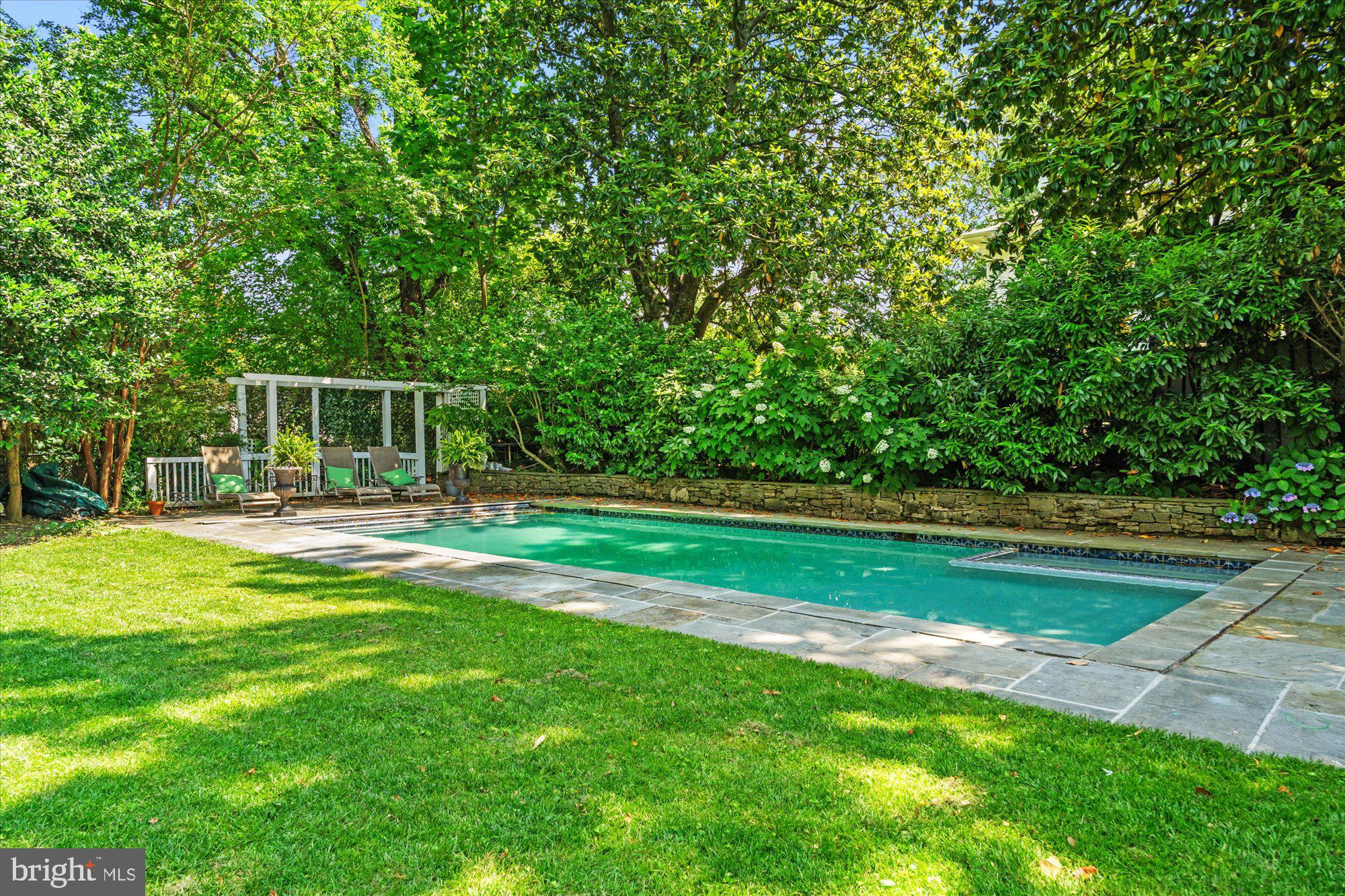 CHEVY CHASE HILLS - Residential