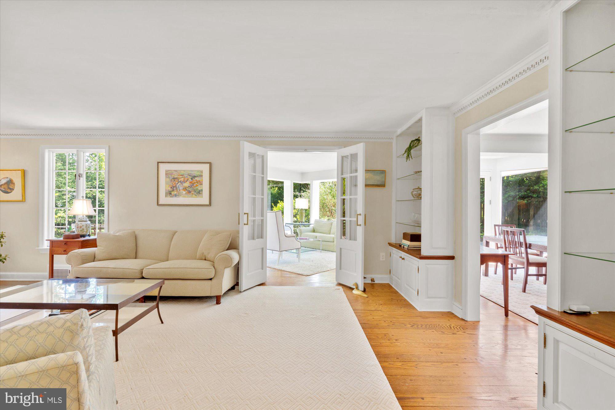 CHEVY CHASE HILLS - Residential