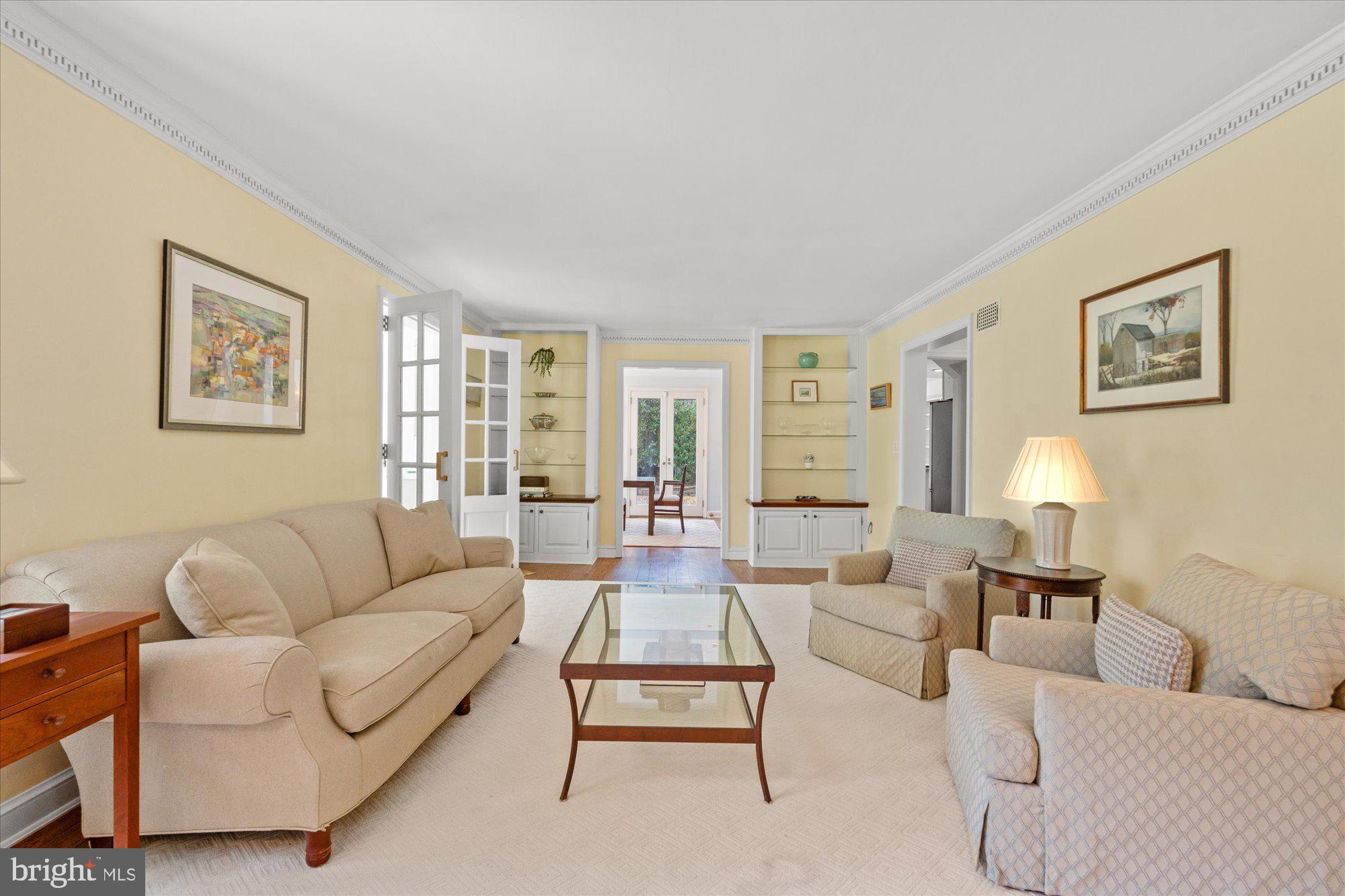 CHEVY CHASE HILLS - Residential