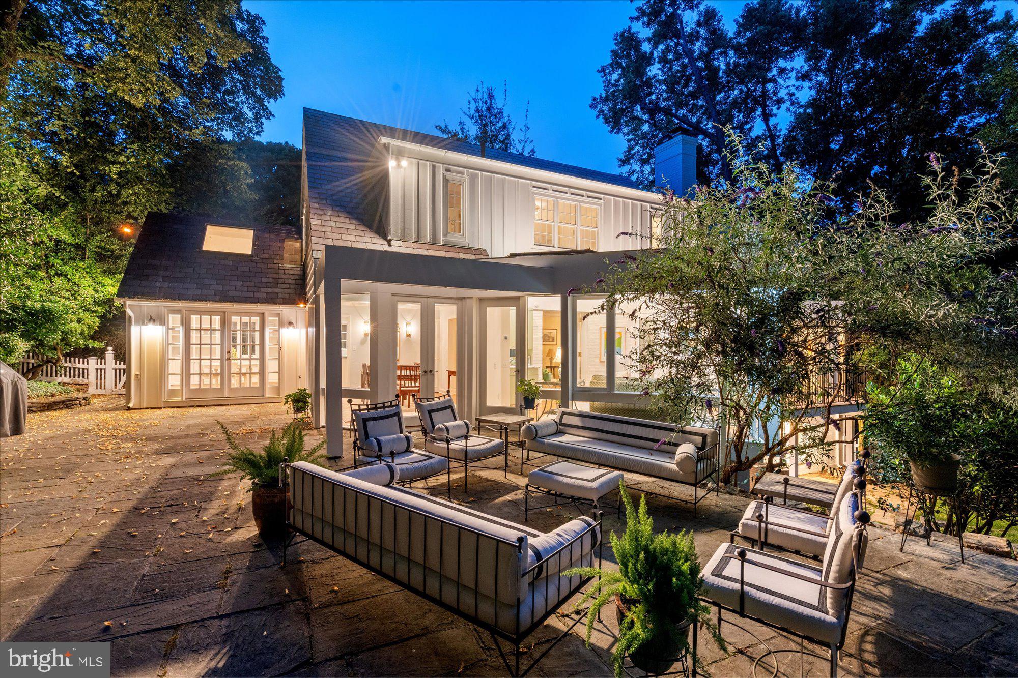 CHEVY CHASE HILLS - Residential