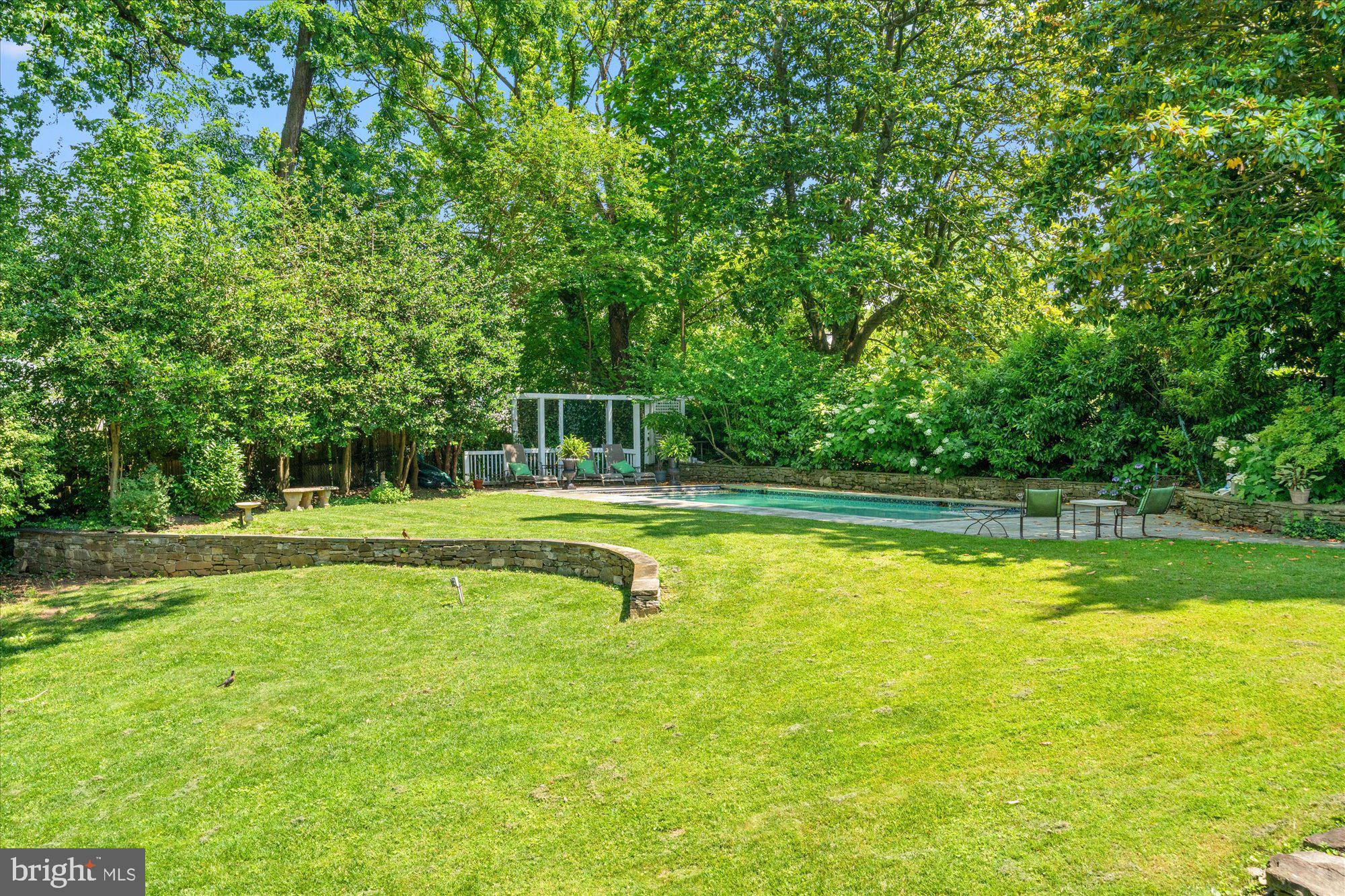 CHEVY CHASE HILLS - Residential