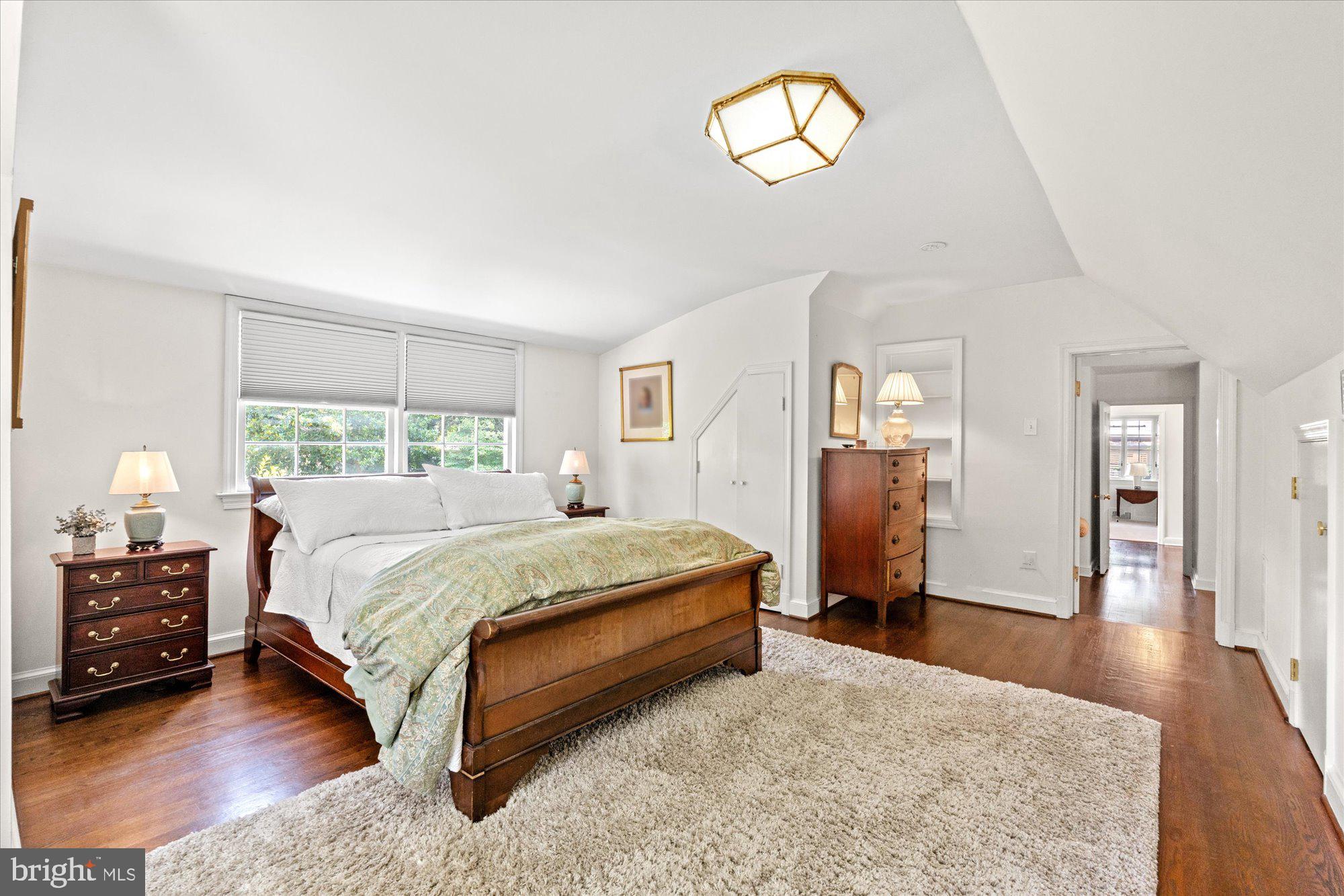 CHEVY CHASE HILLS - Residential