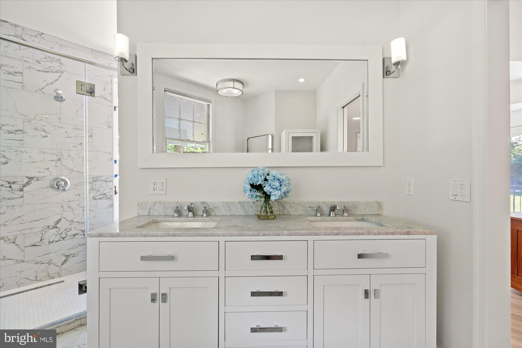 CHEVY CHASE HILLS - Residential