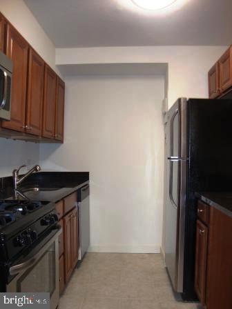 WASHINGTON SQ - Residential Lease