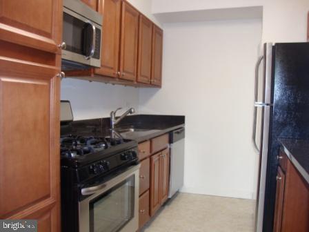 WASHINGTON SQ - Residential Lease
