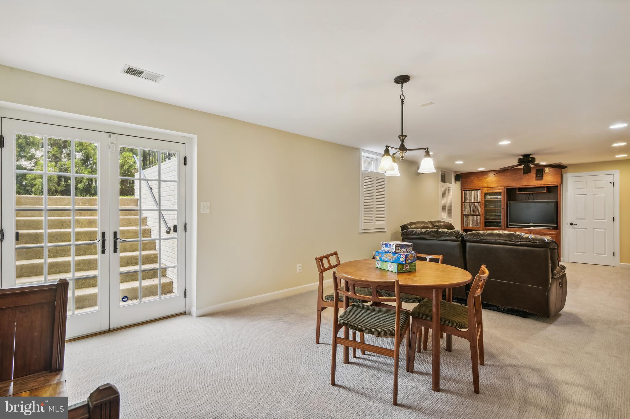 ASHBURN FARM - Residential