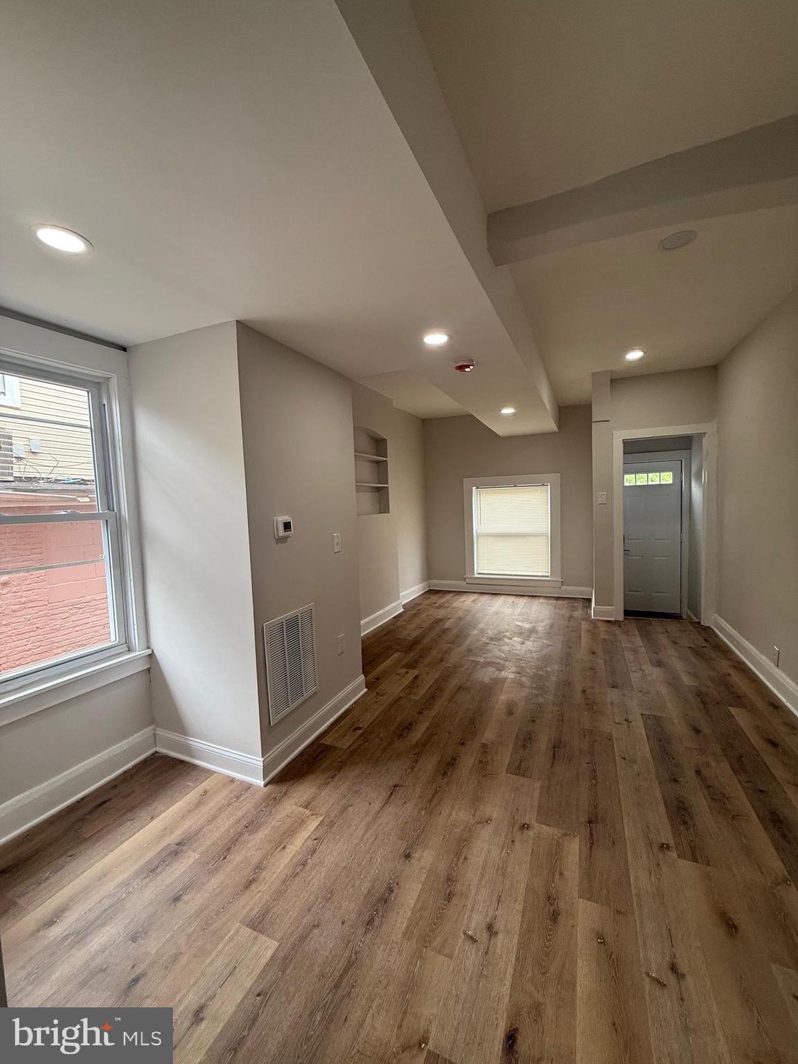 MADISON EASTEND - Residential Lease