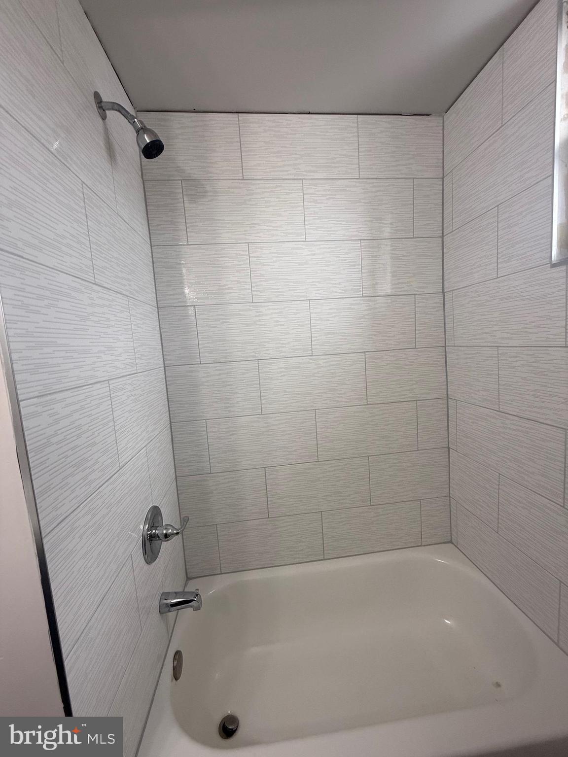 MADISON EASTEND - Residential Lease