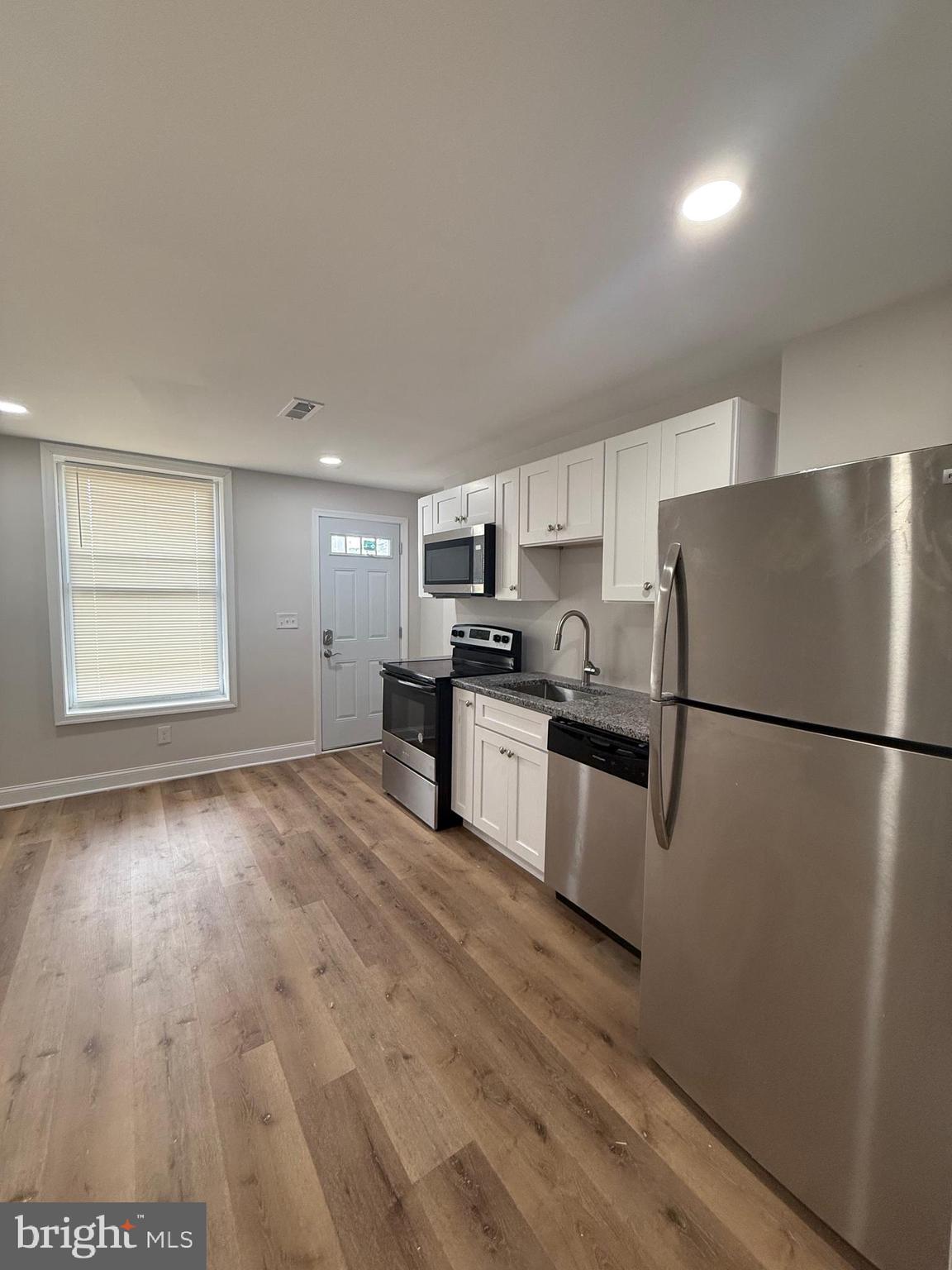MADISON EASTEND - Residential Lease