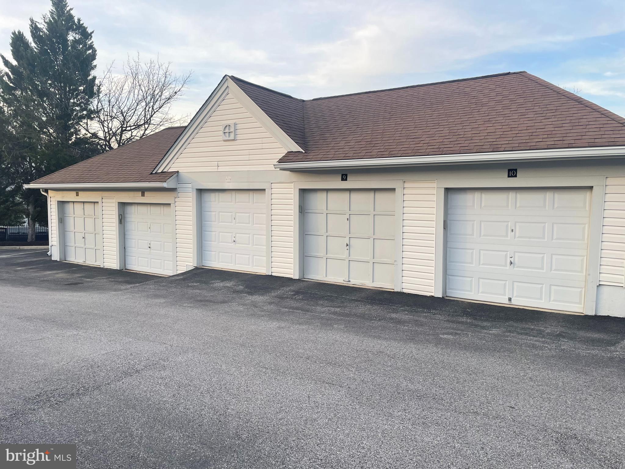 3555 FLOATING LEAF LANE C201