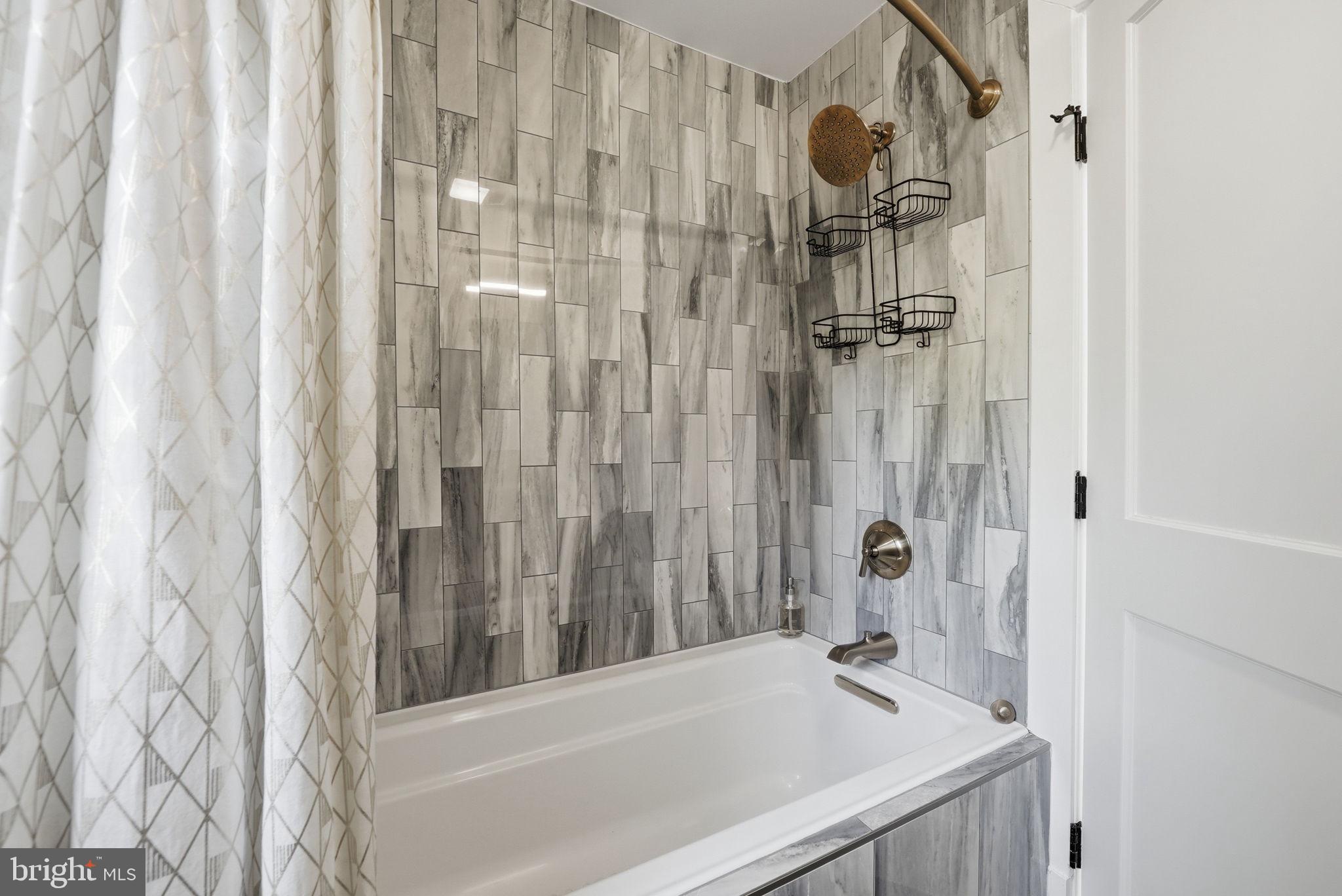 WAYCROFT - WOODLAWN - Residential