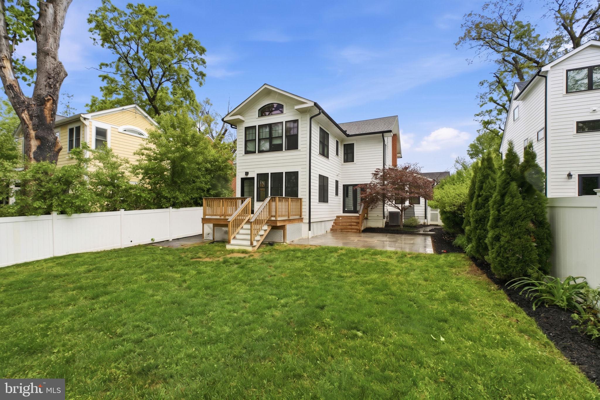 WAYCROFT - WOODLAWN - Residential