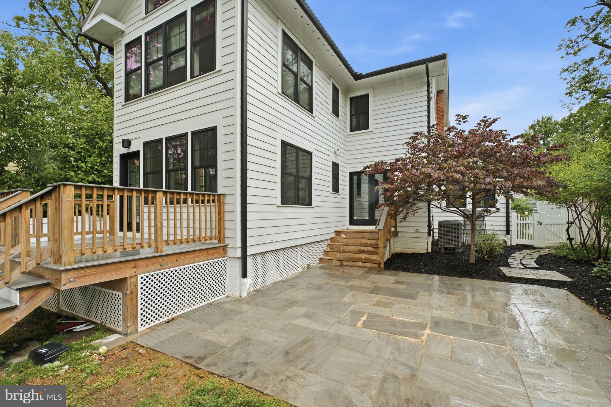 WAYCROFT - WOODLAWN - Residential