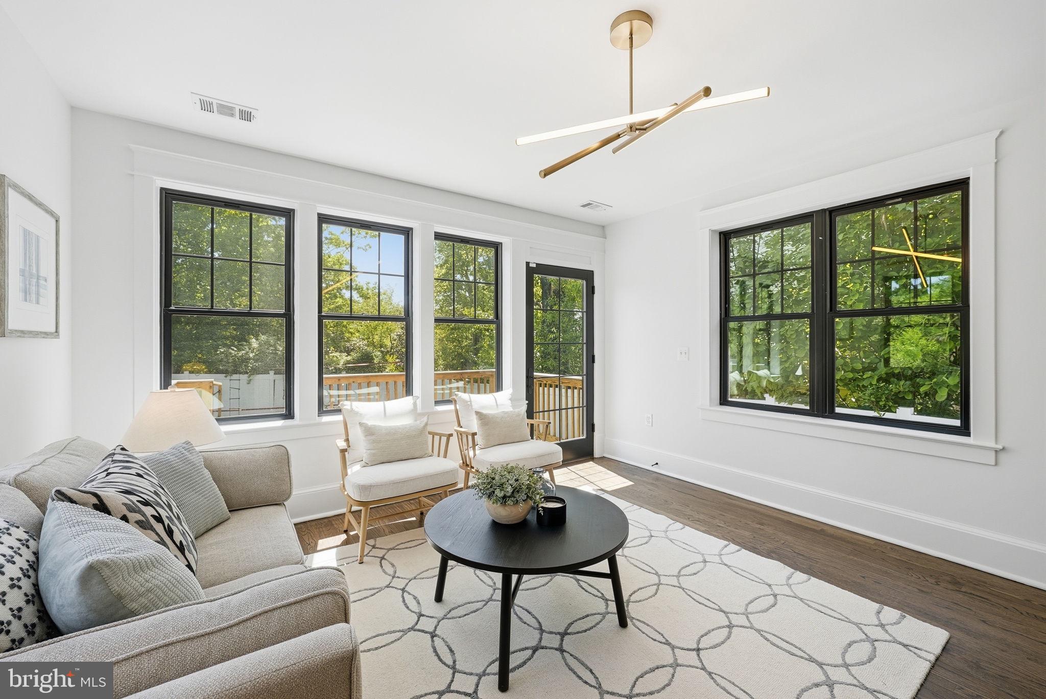 WAYCROFT - WOODLAWN - Residential