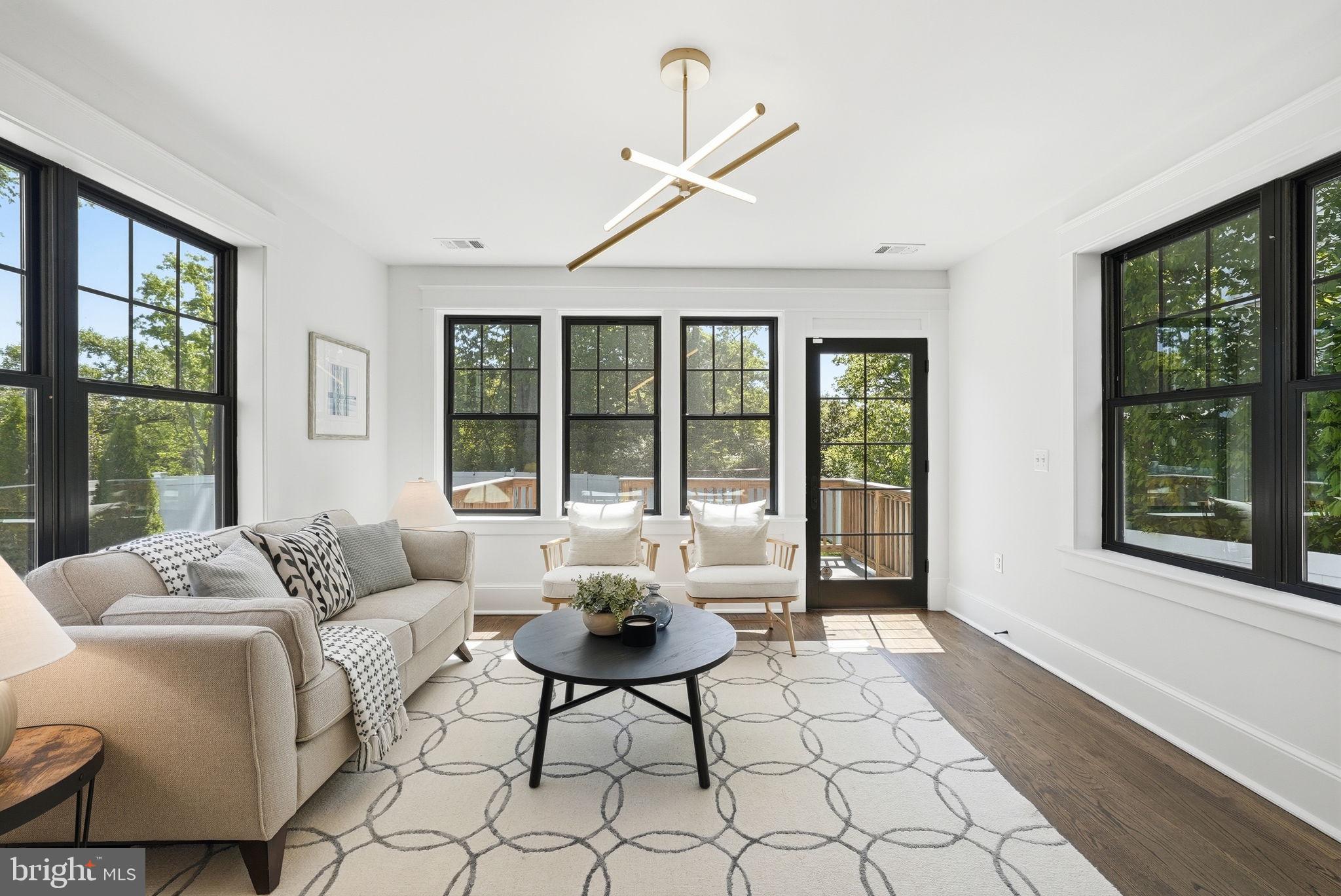 WAYCROFT - WOODLAWN - Residential