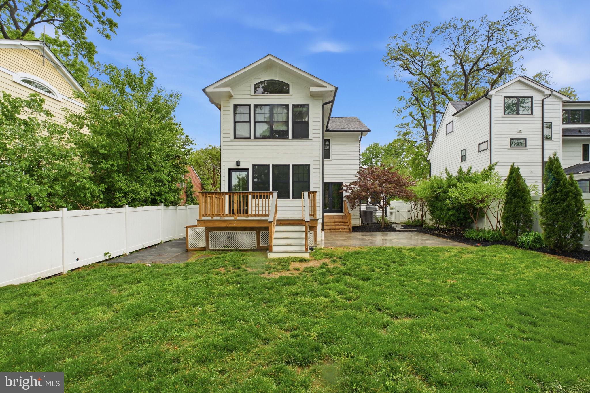 WAYCROFT - WOODLAWN - Residential