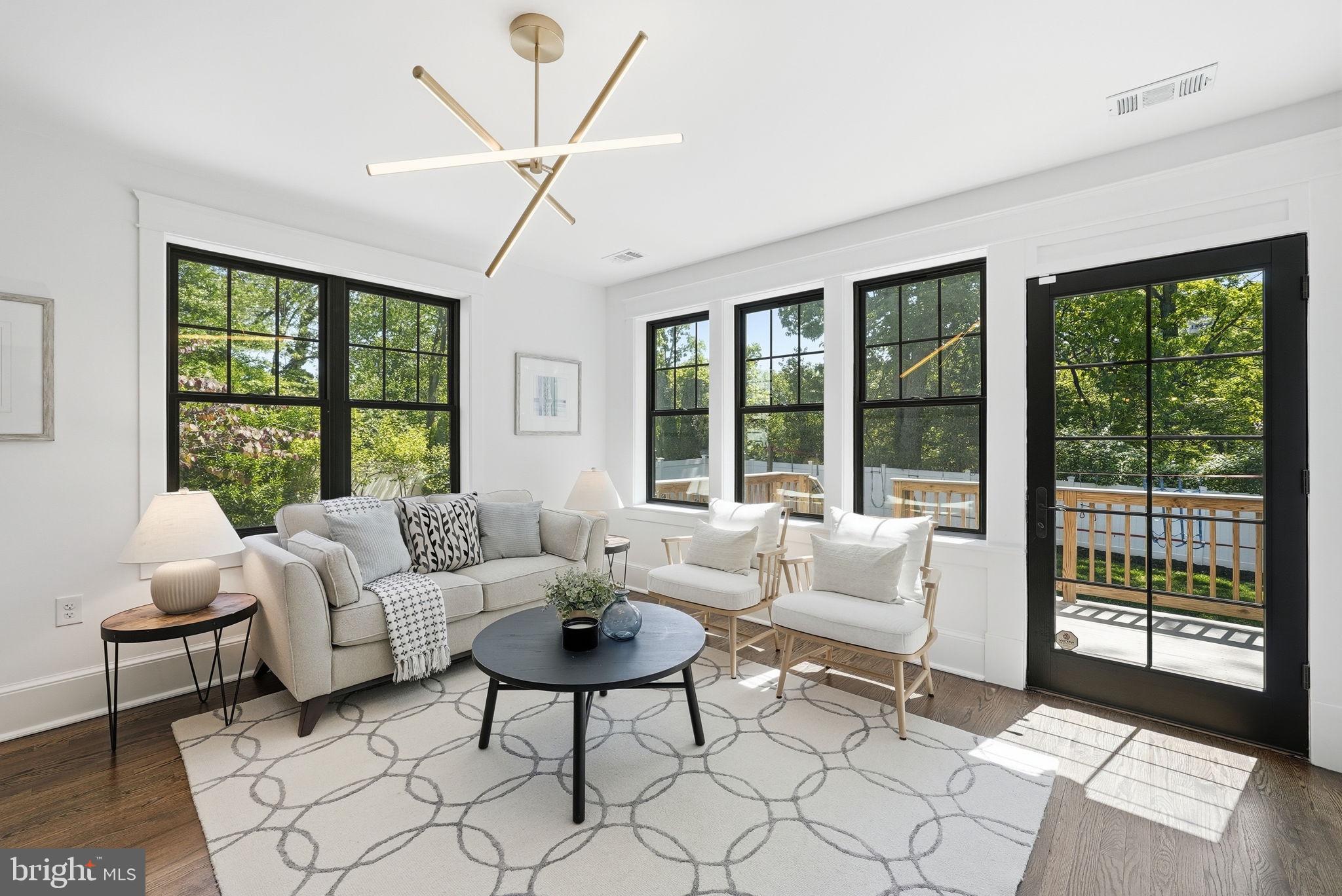 WAYCROFT - WOODLAWN - Residential