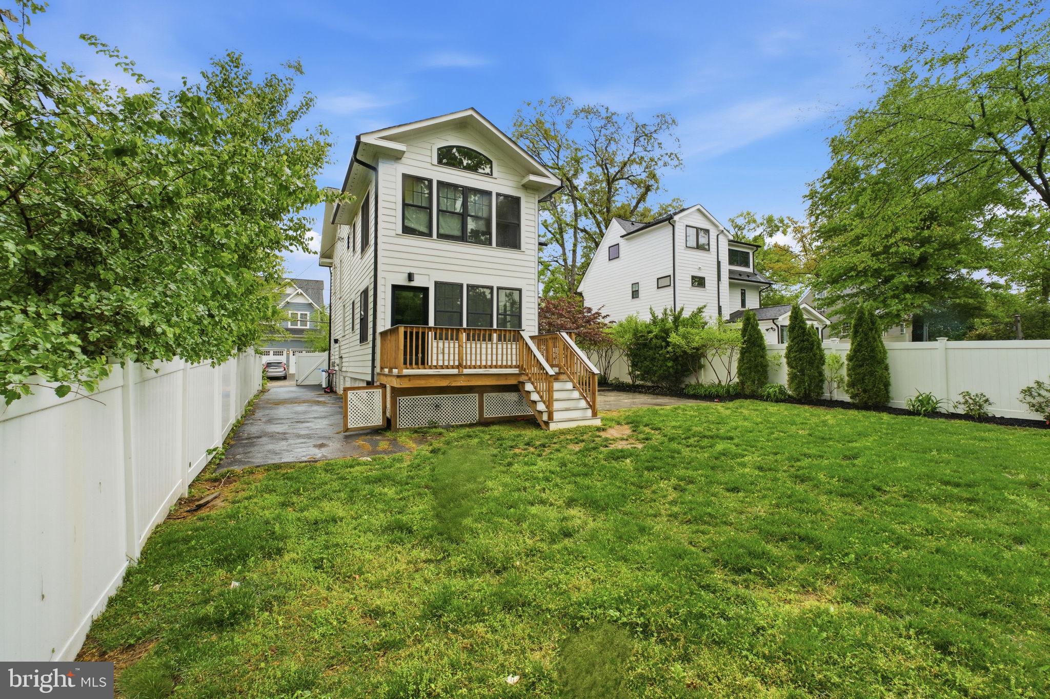 WAYCROFT - WOODLAWN - Residential