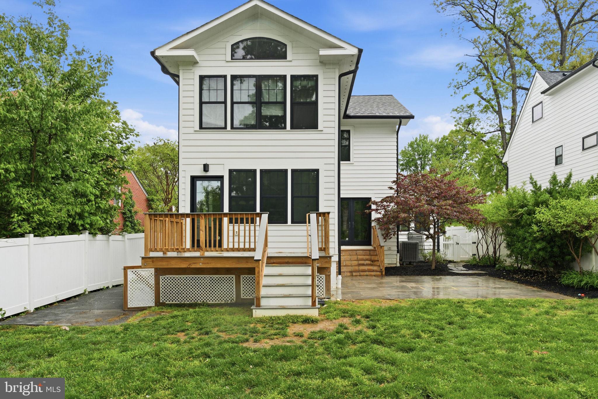 WAYCROFT - WOODLAWN - Residential