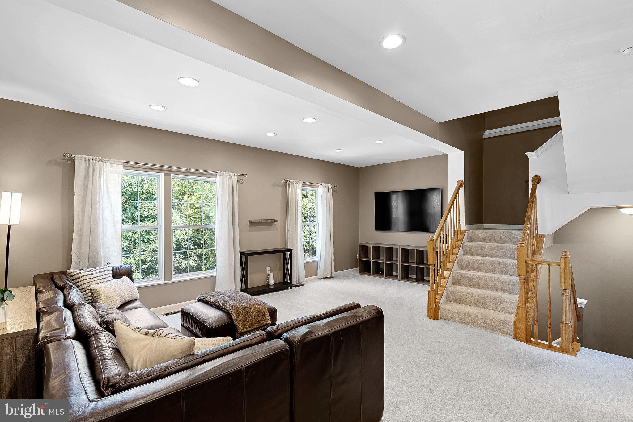 POTOMAC LAKES - Residential