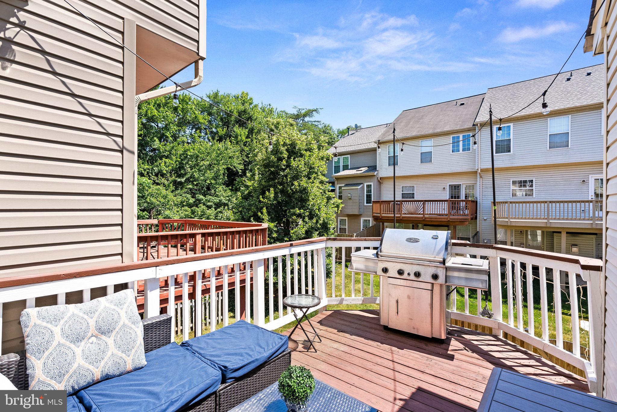 POTOMAC LAKES - Residential