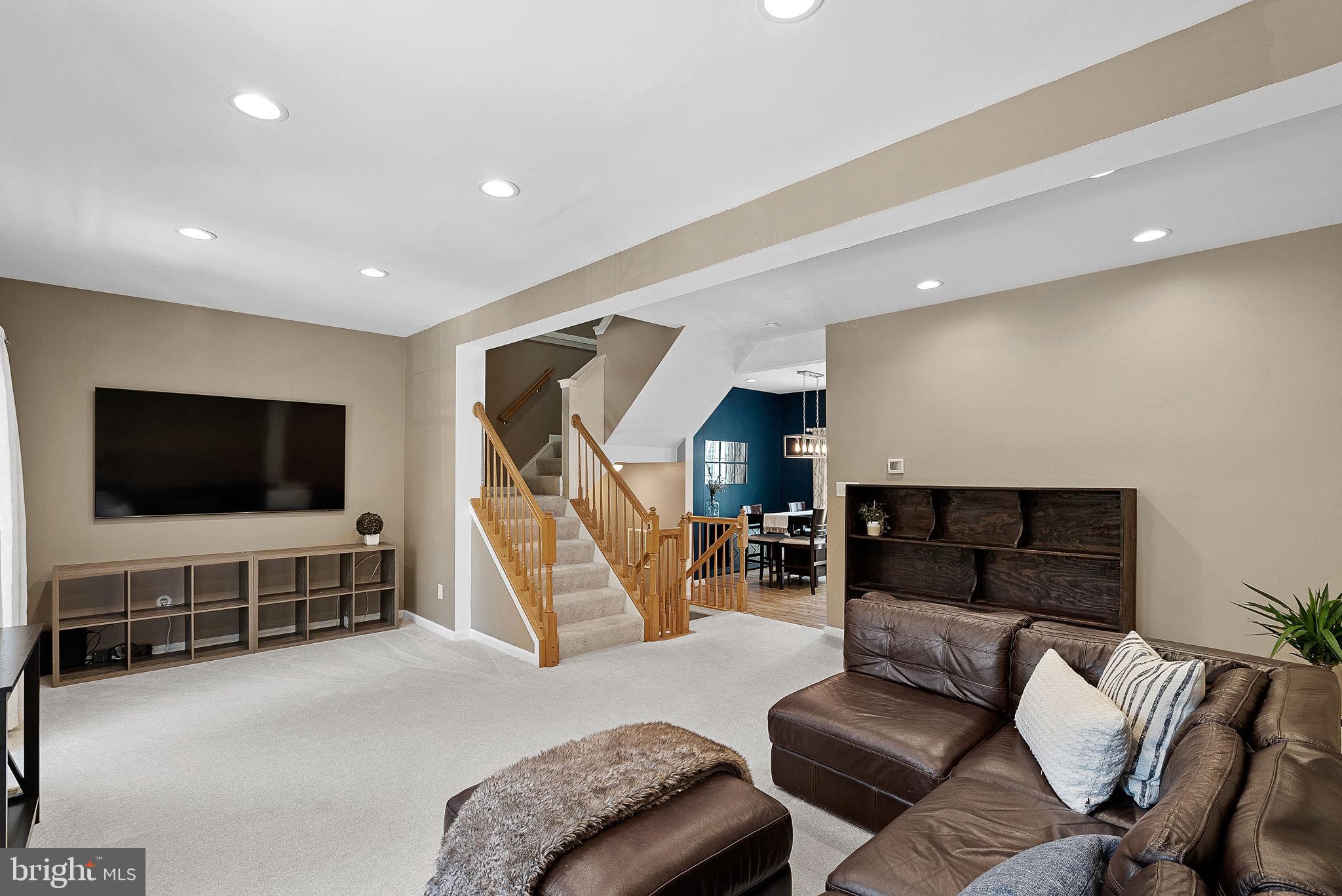 POTOMAC LAKES - Residential