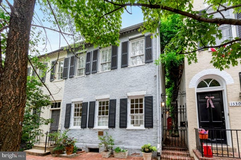 Townhouse For Sale - 1528 33rd Street<br/> WASHINGTON, DC 20007