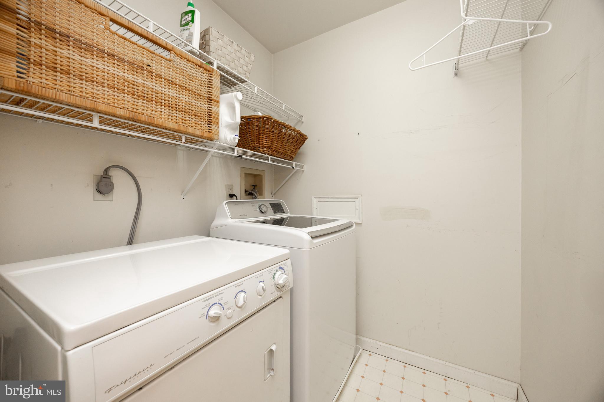 DAYLESFORD ESTATES - Residential