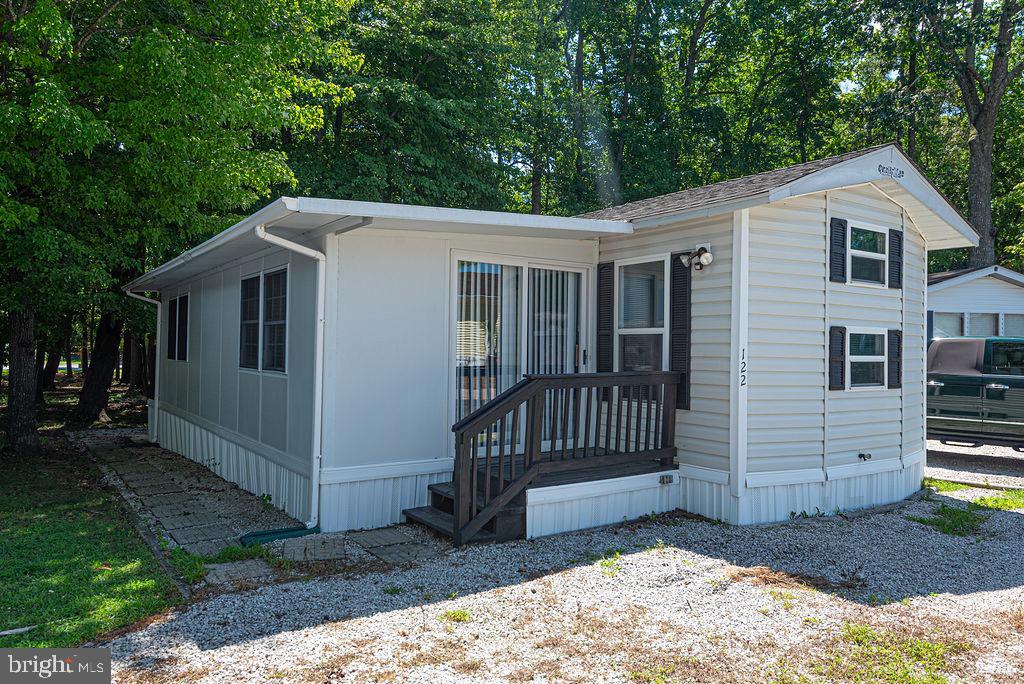 122 SKIPJACK CIRCLE