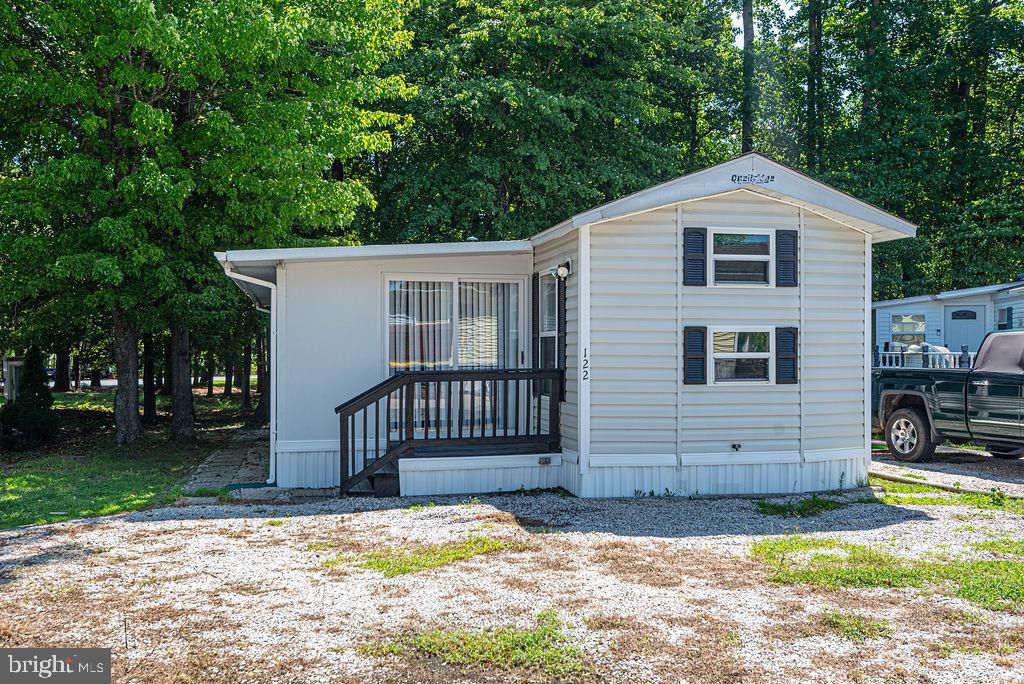 122 SKIPJACK CIRCLE