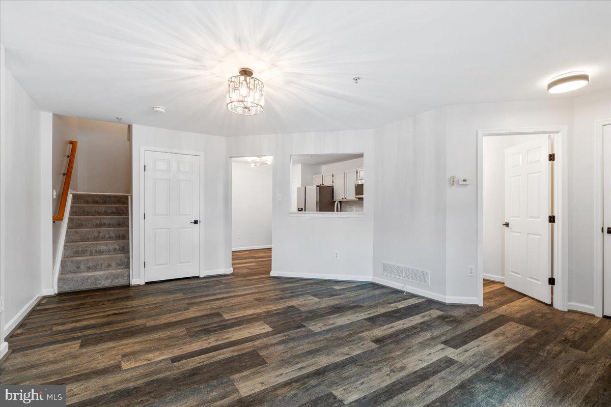 5227 REGAL COURT