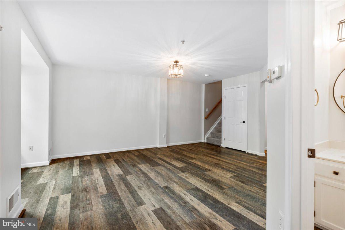 5227 REGAL COURT