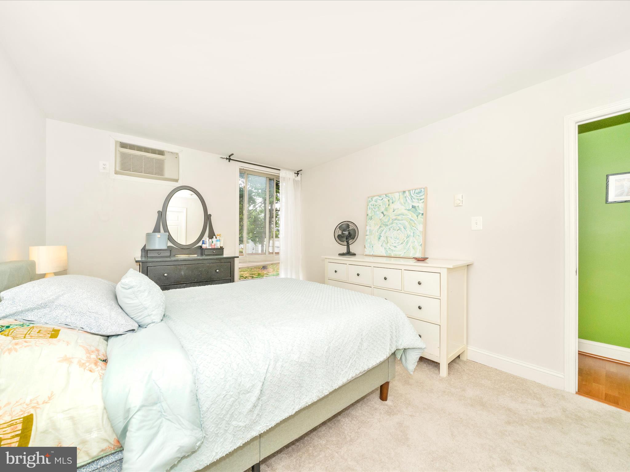 JEFFERSON CHASE - Residential