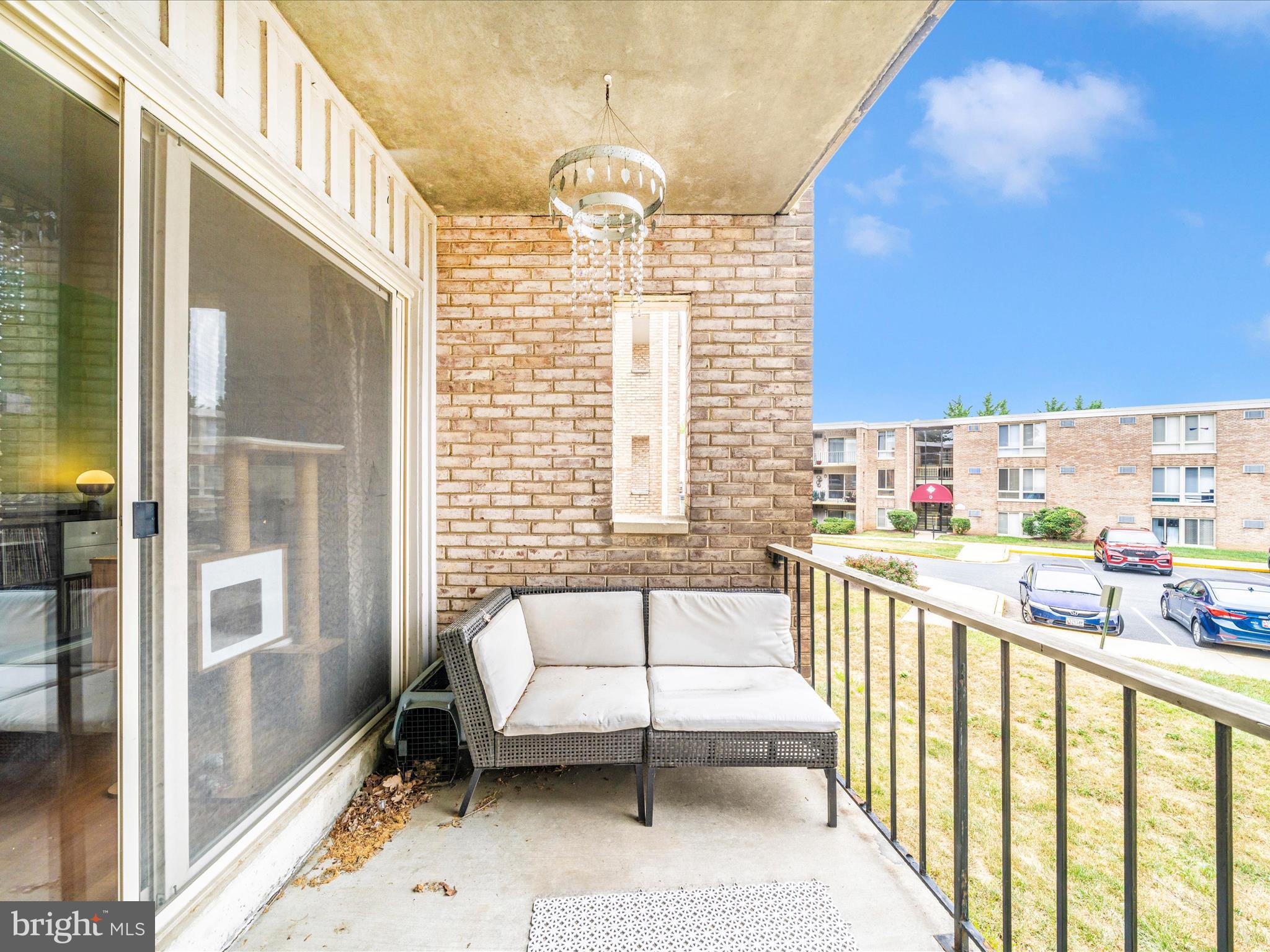 JEFFERSON CHASE - Residential