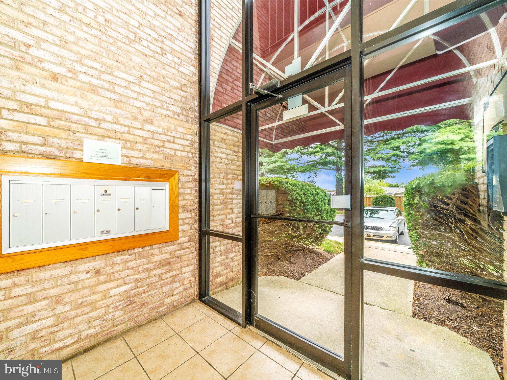 JEFFERSON CHASE - Residential