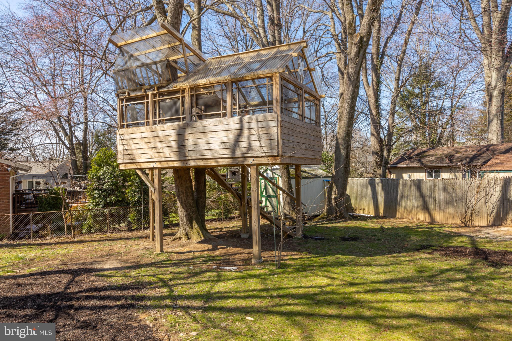 VIENNA WOODS - Residential