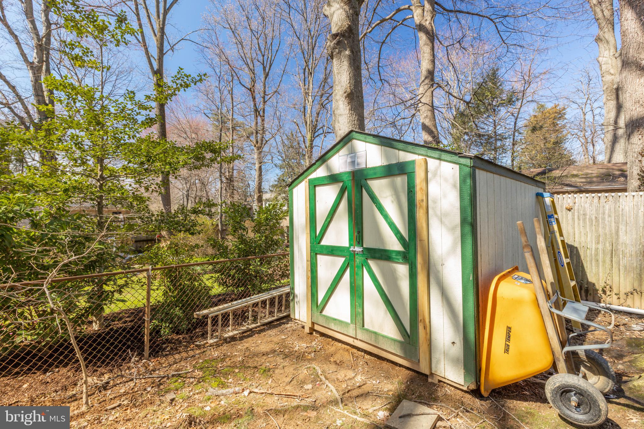 VIENNA WOODS - Residential