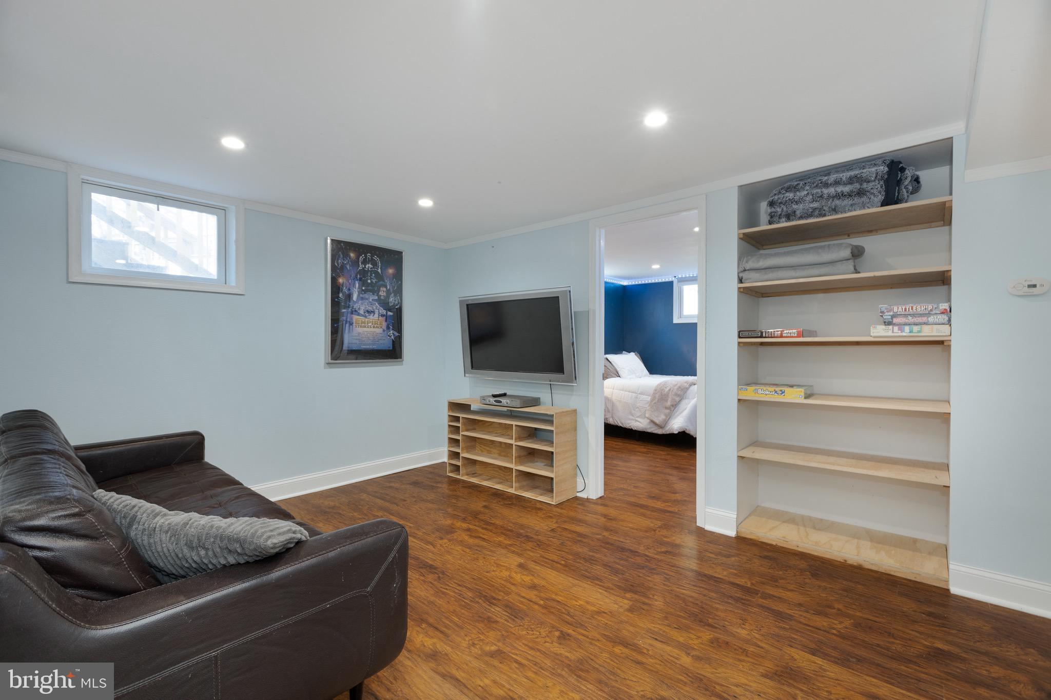 VIENNA WOODS - Residential