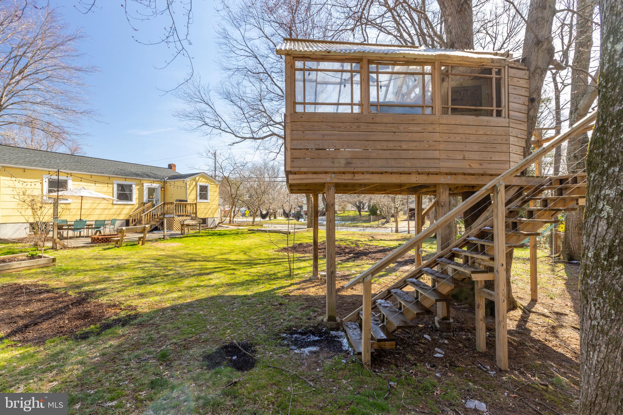 VIENNA WOODS - Residential