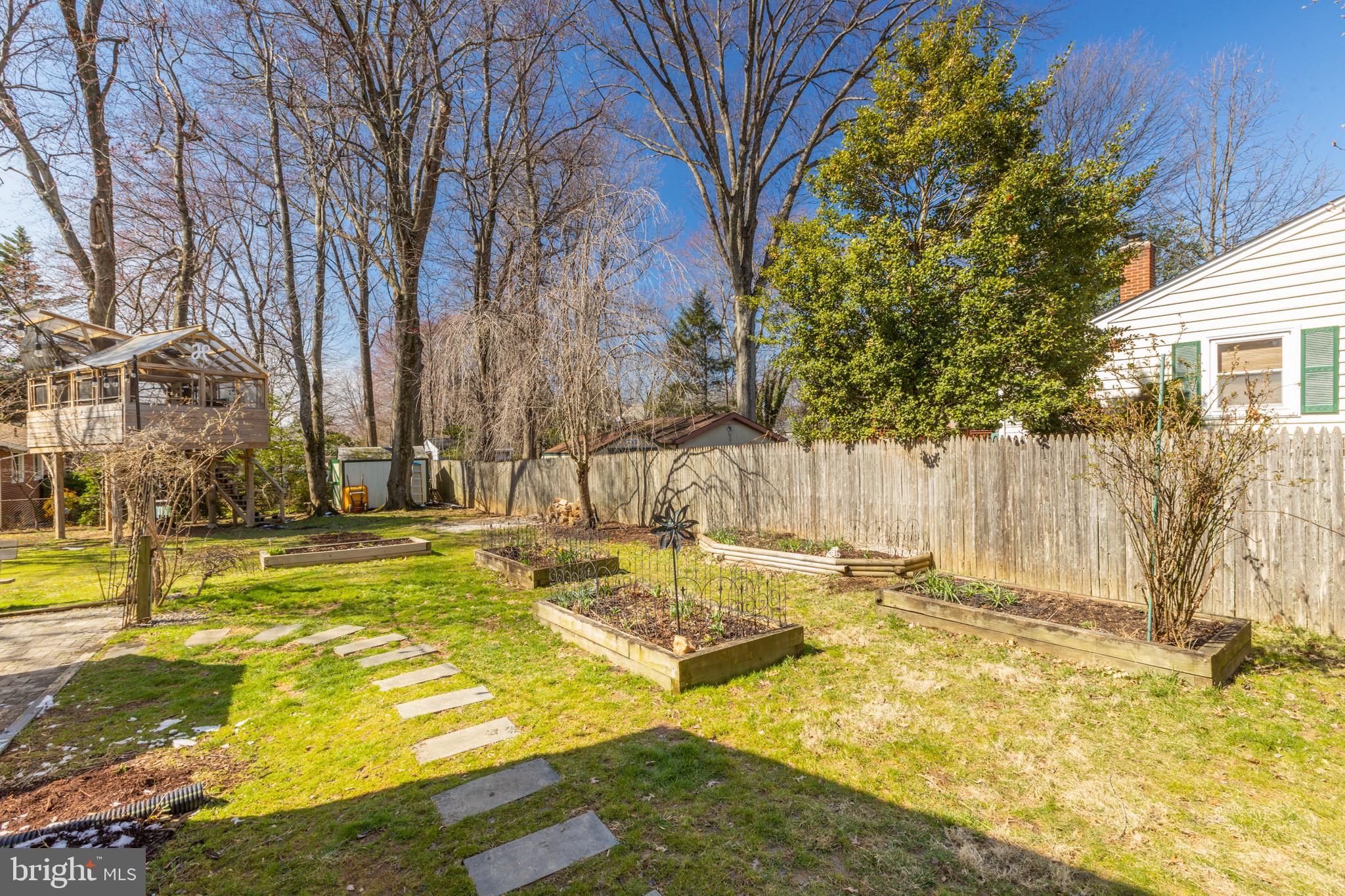 VIENNA WOODS - Residential