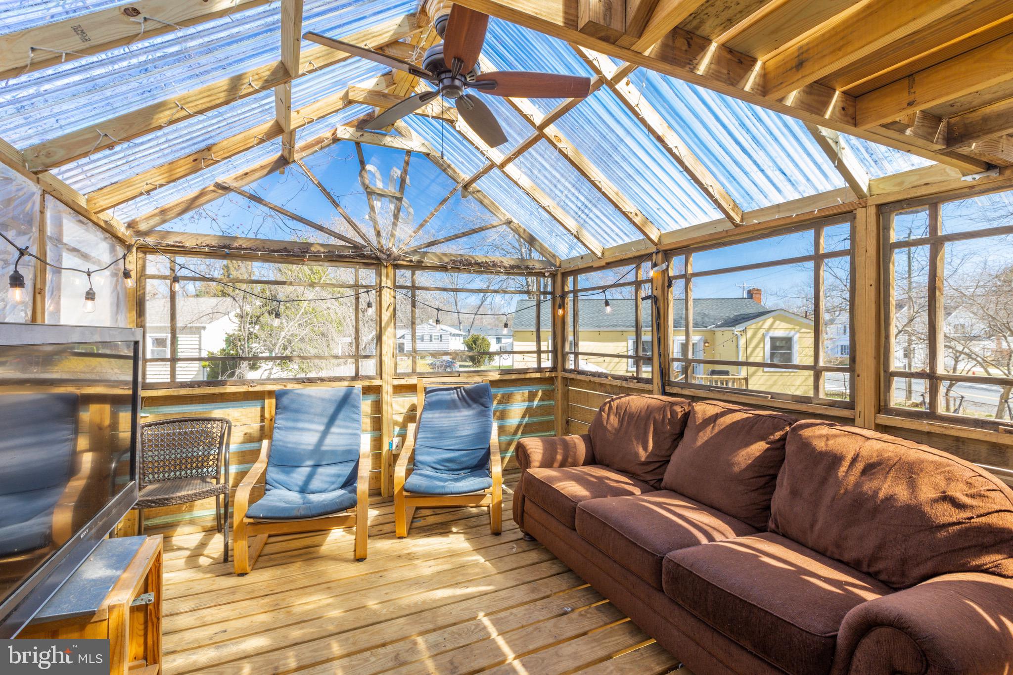 VIENNA WOODS - Residential