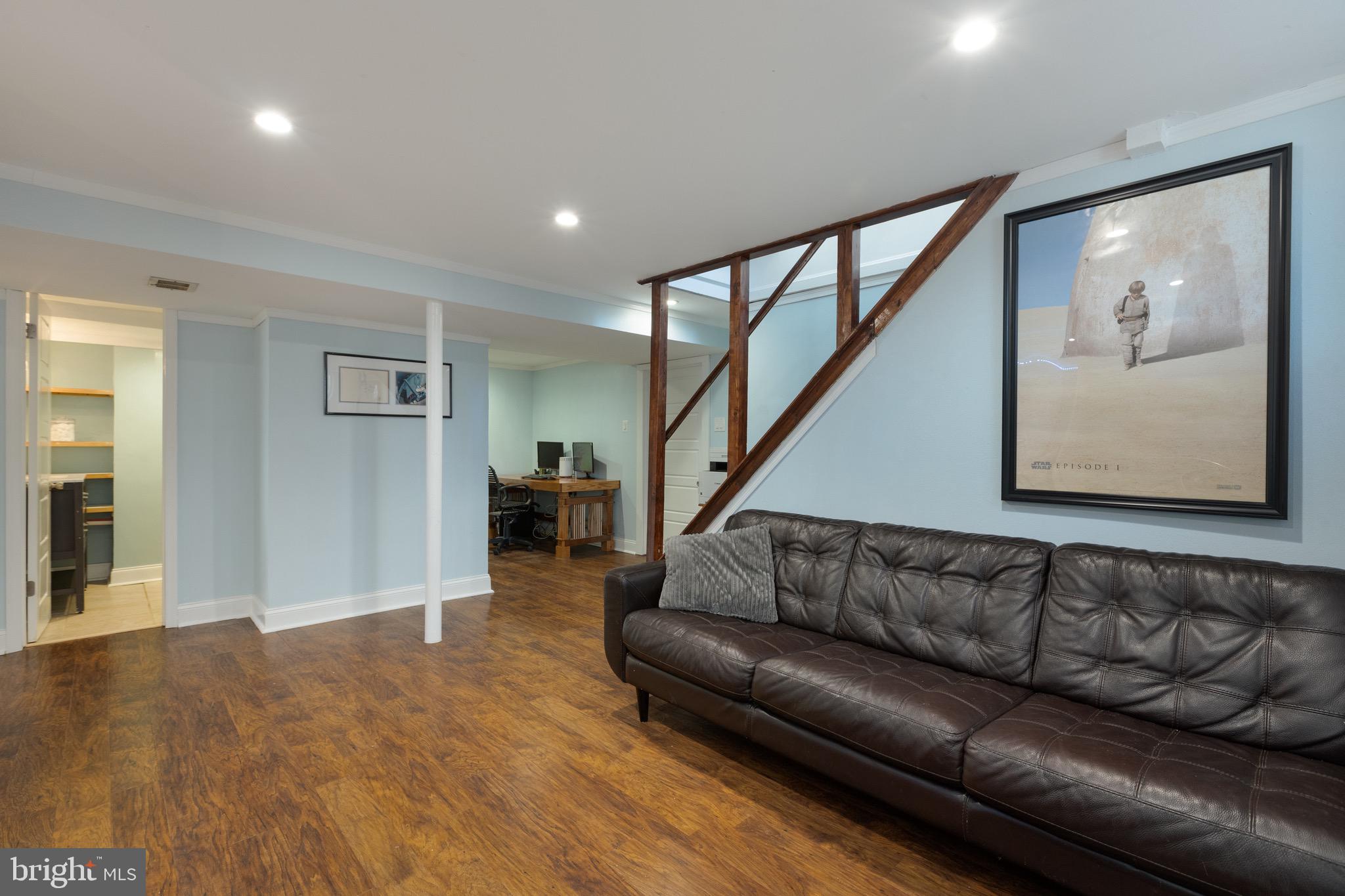 VIENNA WOODS - Residential