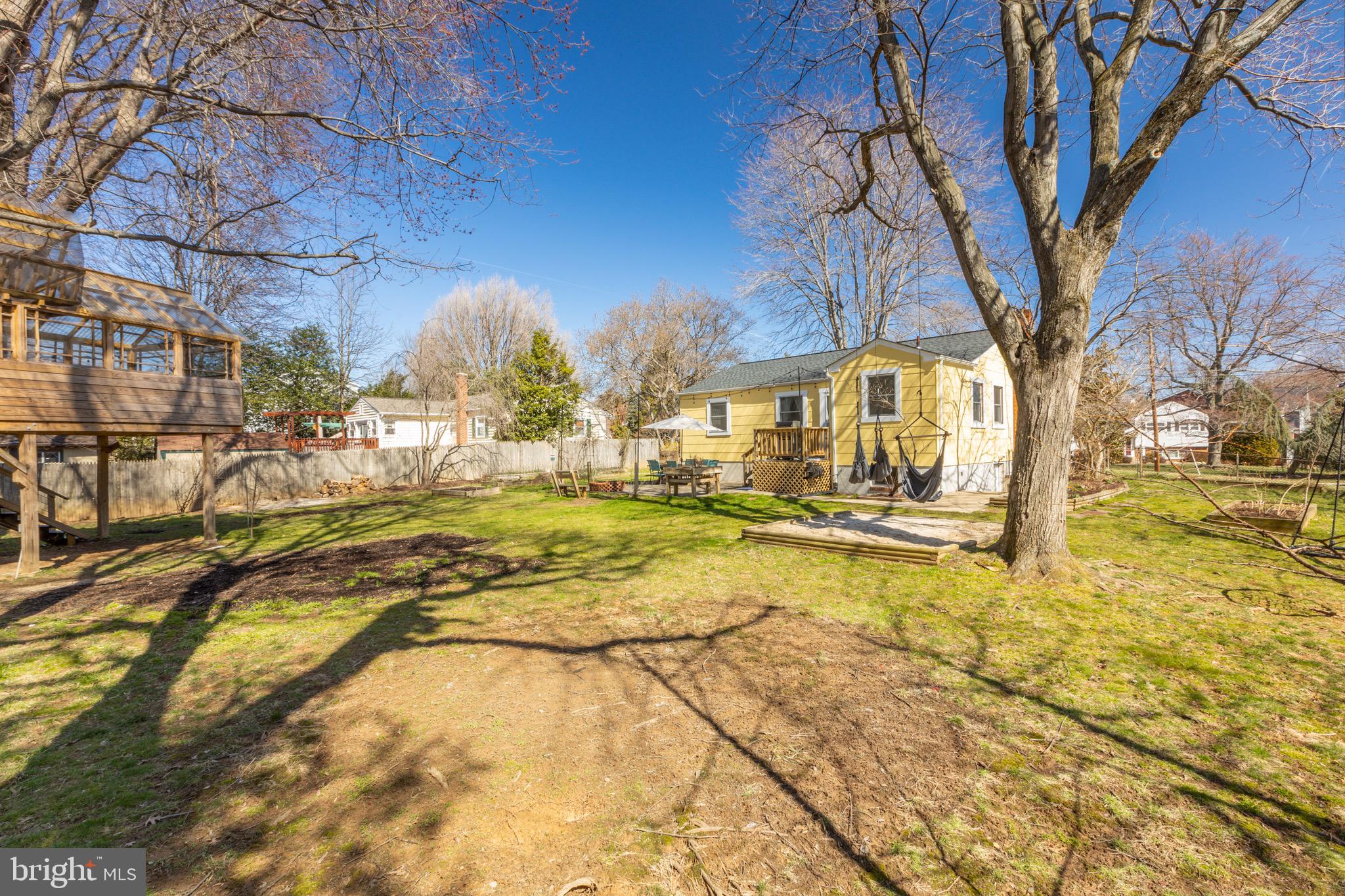 VIENNA WOODS - Residential