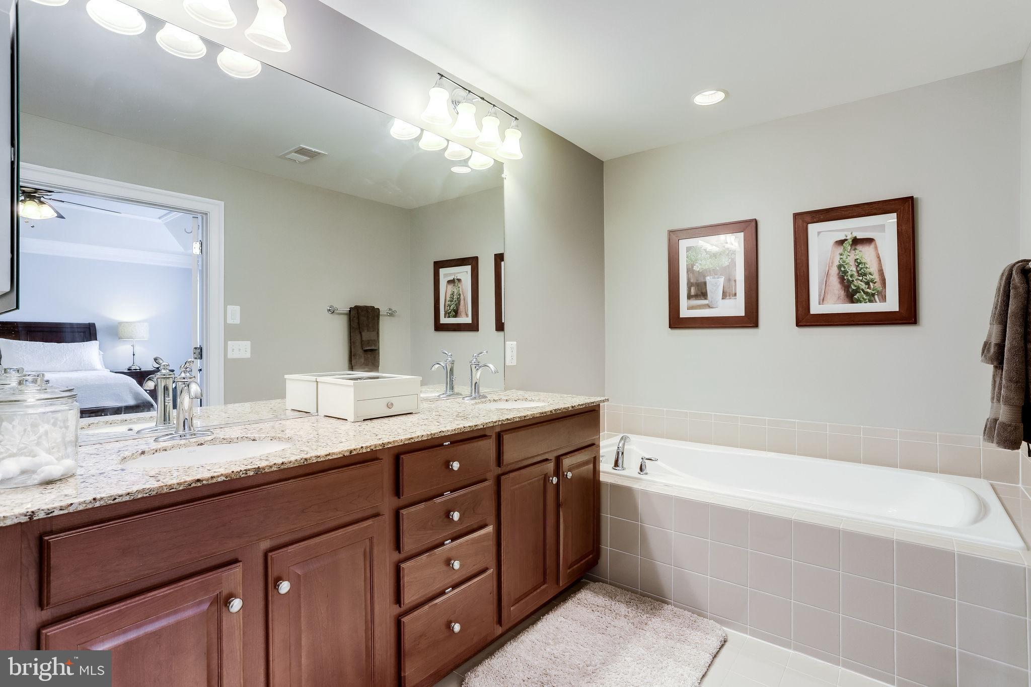 OAKLAWN - Residential