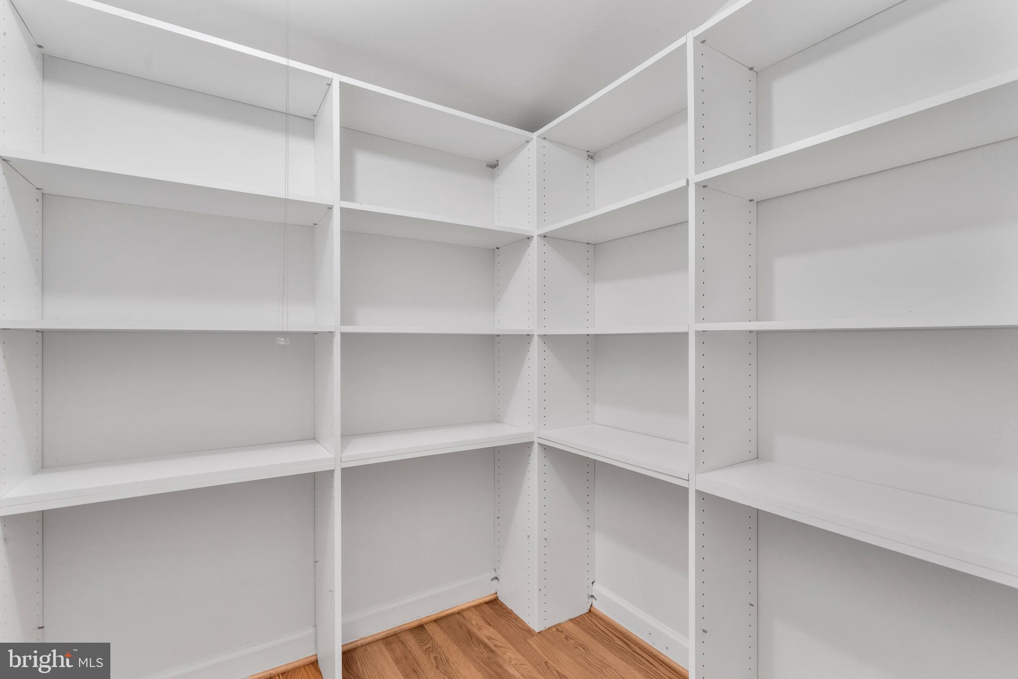 CHESTERBROOK WOODS - Residential