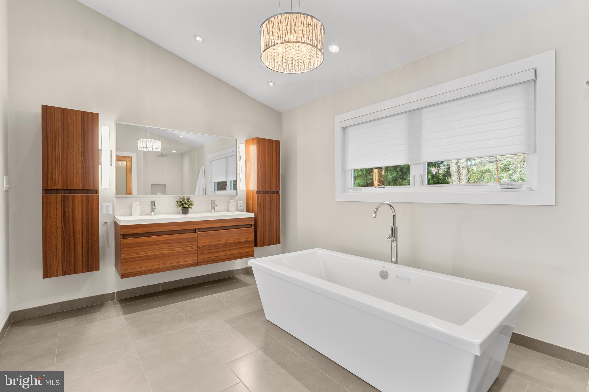 CHESTERBROOK WOODS - Residential