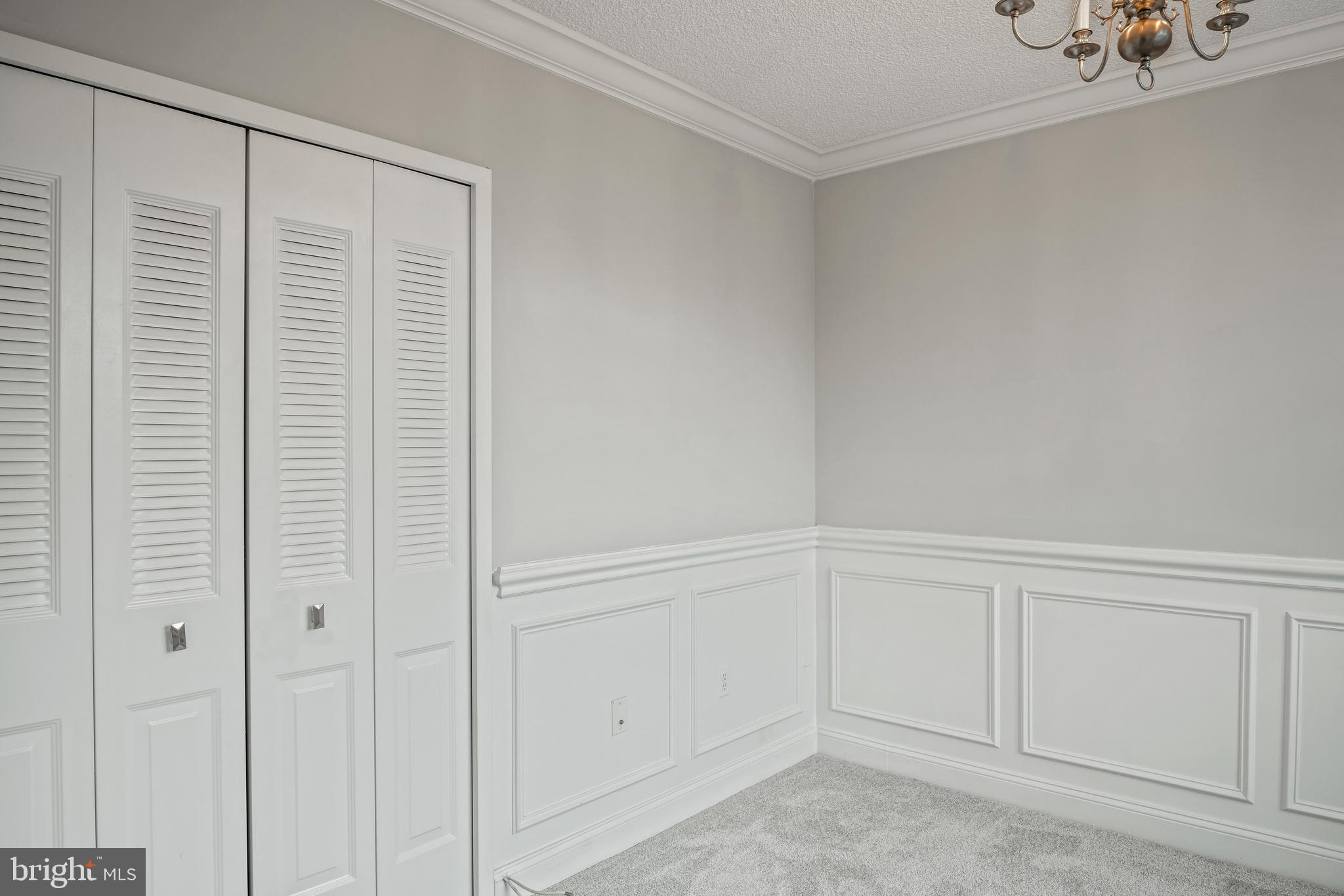 SKYLINE PLAZA - Residential